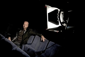 I sitt rätta element. Emil Jonsvik har genom hårt arbete och envishet blivit en framgångsrik filmare. – Det finns inga hinder och inga gränser för mig. I sitt rätta element. Emil Jonsvik har genom hårt arbete och envishet blivit en framgångsrik filmare. – Det finns inga hinder och inga gränser för mig.